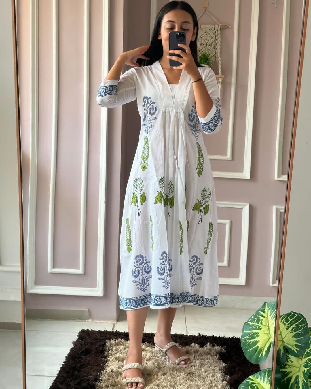 Beautiful Floral White Middi Dress