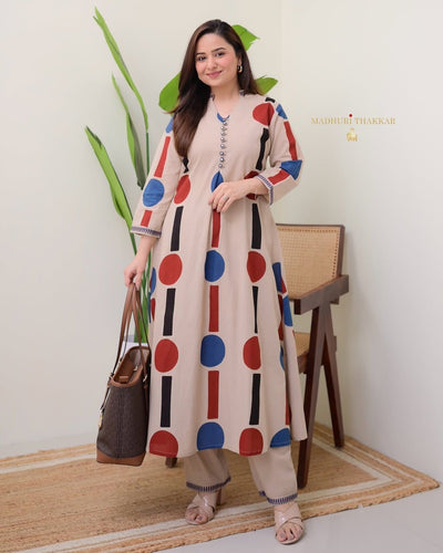 beautiful comfortable silhouette with an amazing print coord - set