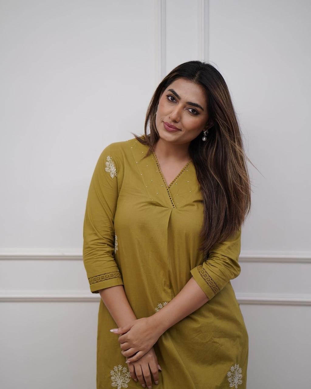 Stylish Floral Embroidered Co-ord Set