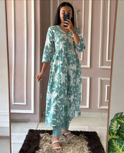 Floral Print Featuring V-neck Design Kurti