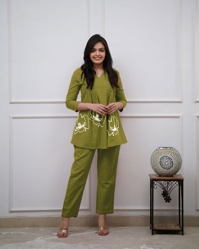 classy kurti embroidery work detailing