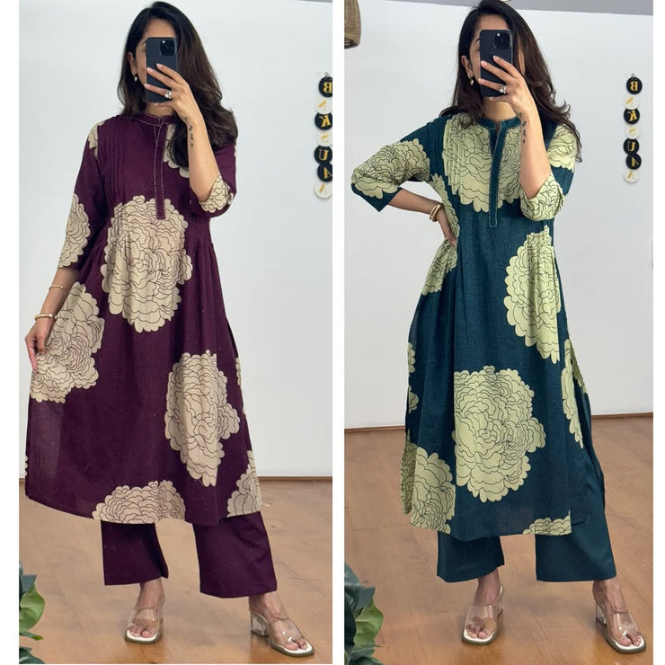 Floral printed kurta with pintex and &nbsp;detailing on neckline with pants